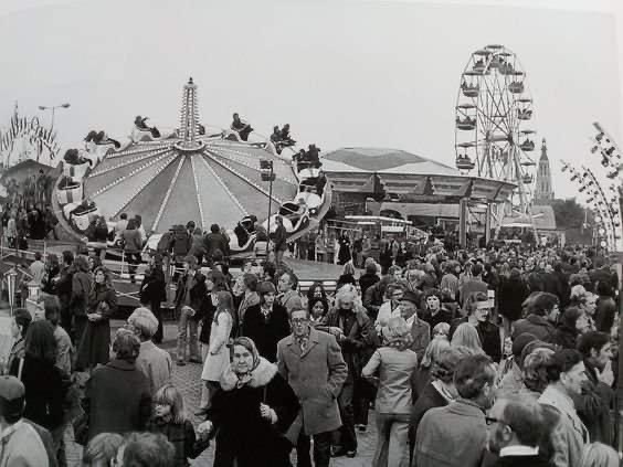 Historische kermis met reuzenrad